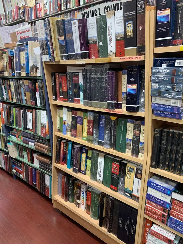 LIBRERIA SHALOM — customer photo 5