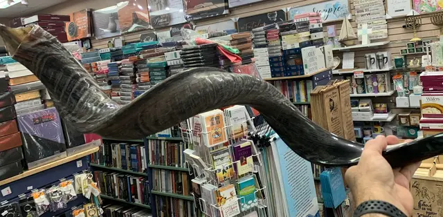 LIBRERIA SHALOM — customer photo 3