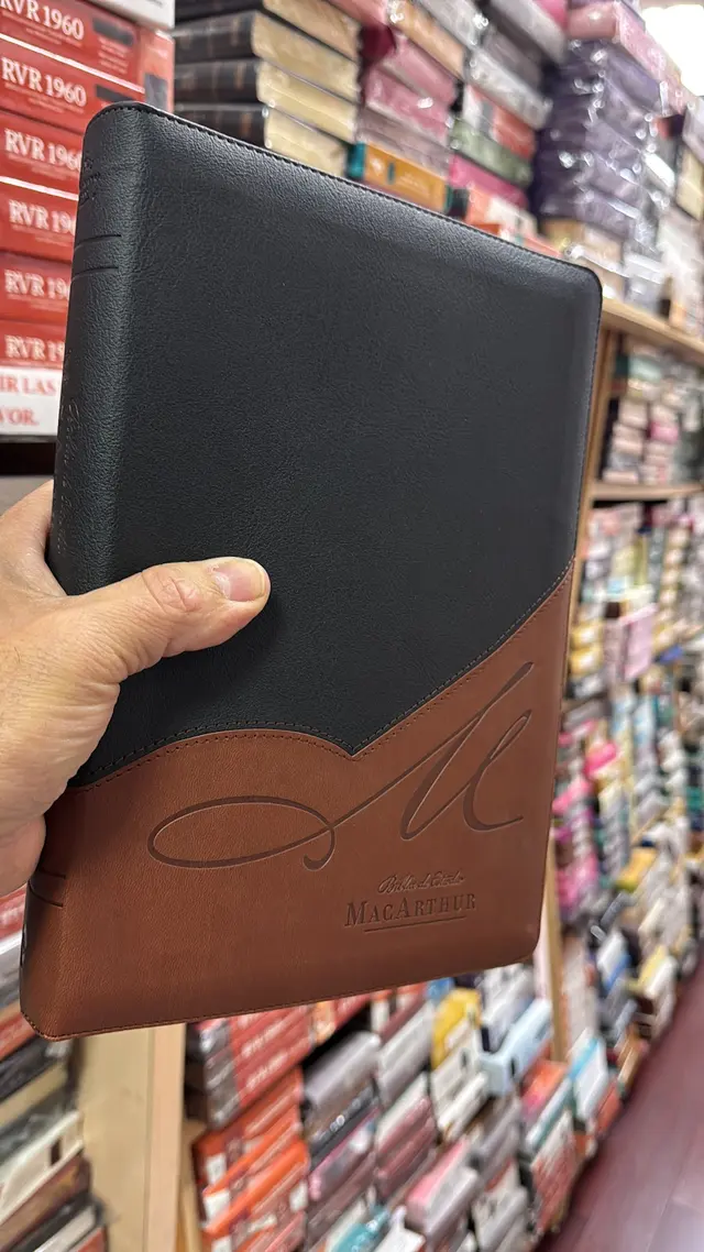 LIBRERIA SHALOM — photo from the business 11