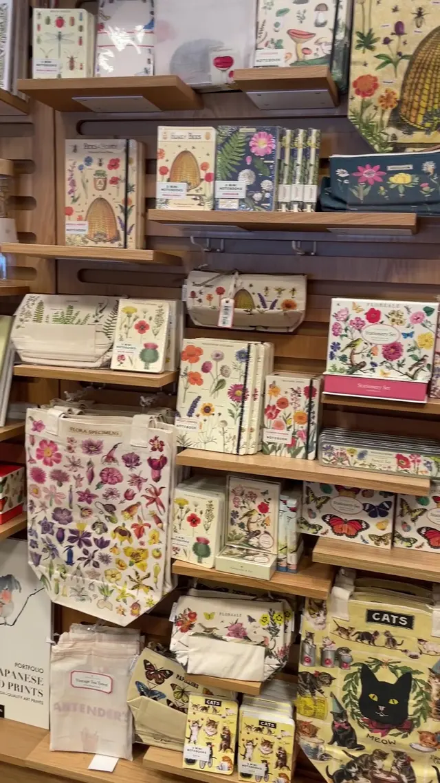 Barnes & Noble — customer photo 8