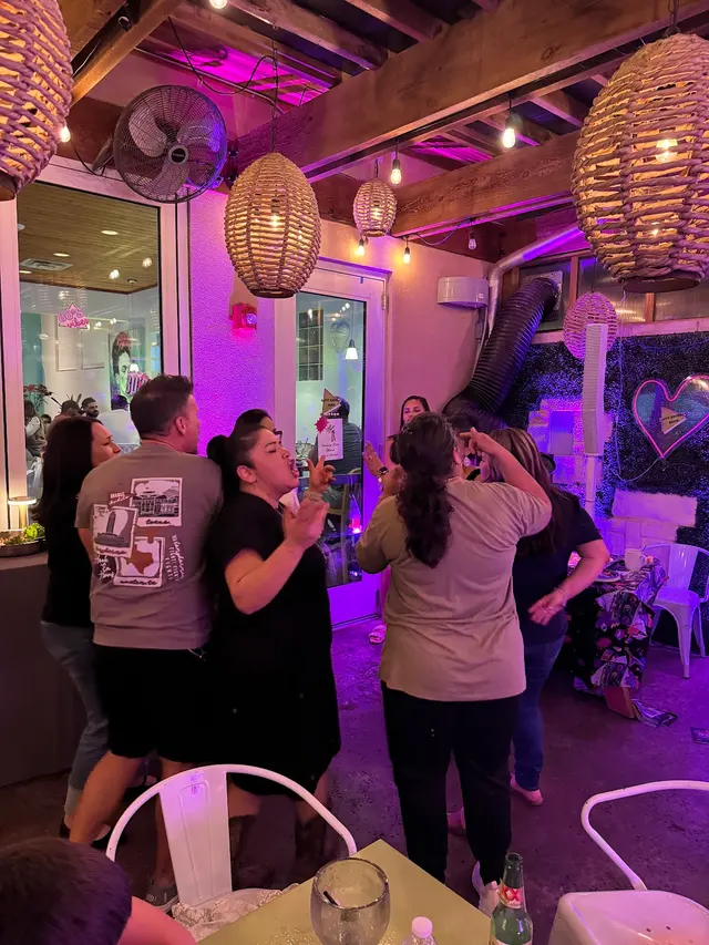 Customer photo of work by Bizzy Bee Entertainment and Events LLC, from Edward Munoz's review