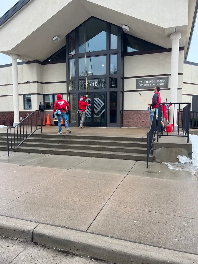 Fish Window Cleaning — photo from the business 11