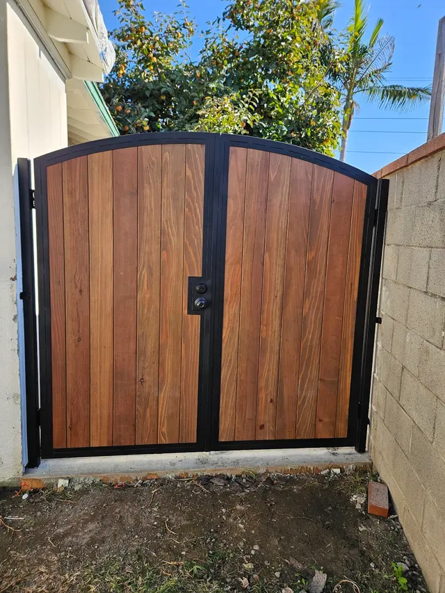 Calvet Fence — photo from the business 4