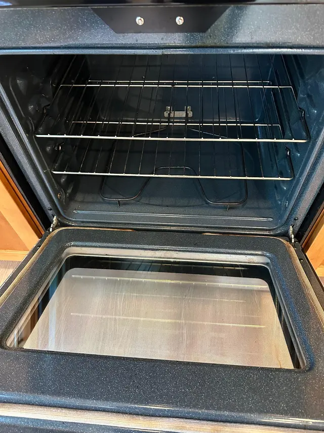 Customer photo of work by Alina's Cleaning Services, from Linh Buckley's review