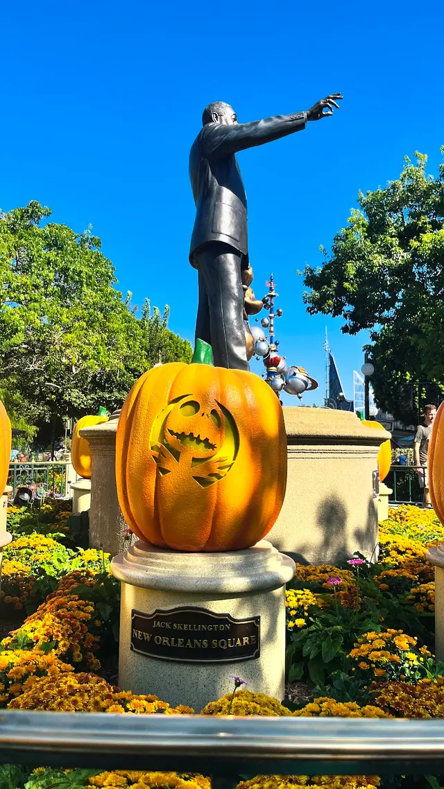 Customer photo of work by Disneyland Resort, from Eduardo Escobedo's review