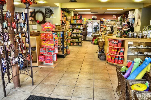 Liz's Pet Shop — customer photo 2
