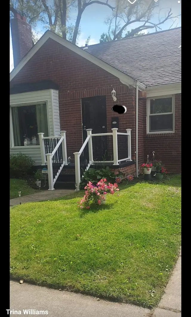 Sold in Style® | Real Estate Collective by Alicia Banks, REALTOR — customer photo 9