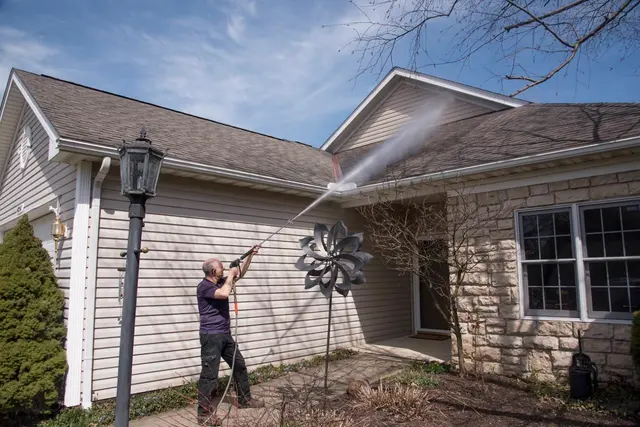 Rolling Thunder Window Cleaning and Pressure Washing — photo from the business 2