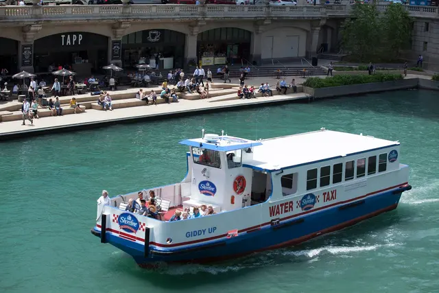 Shoreline Sightseeing's Navy Pier RIVERFRONT Water Taxi Dock (SEASONAL: May 26 – Sep 3) — photo from the business 4