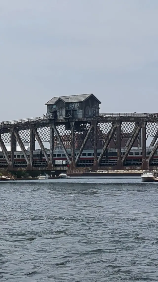 Chicago Water Taxi - Riverside Plaza — customer photo 12