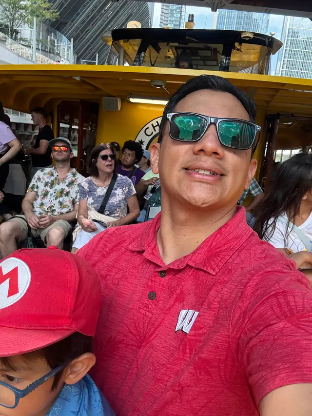 Chicago Water Taxi - Riverside Plaza — customer photo 2