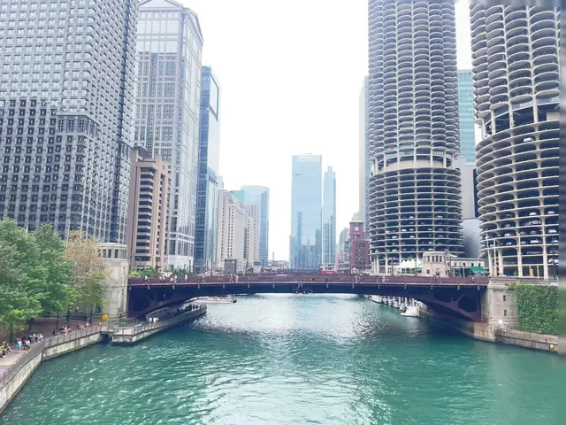 Chicago Water Taxi - Riverside Plaza — customer photo 5