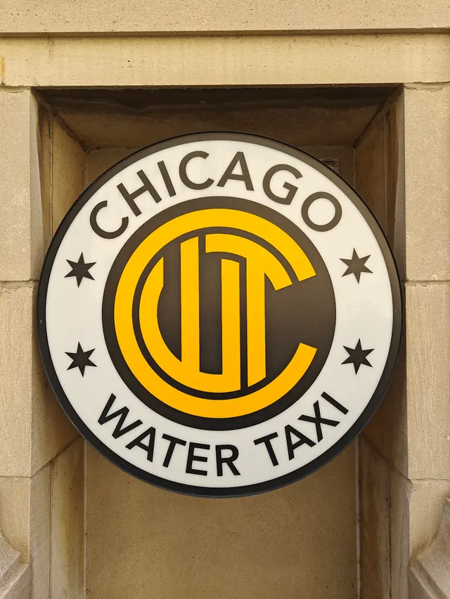 Chicago Water Taxi - Riverside Plaza — customer photo 7