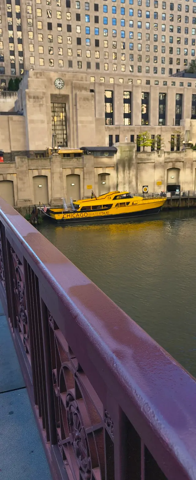 Chicago Water Taxi - Riverside Plaza — customer photo 1