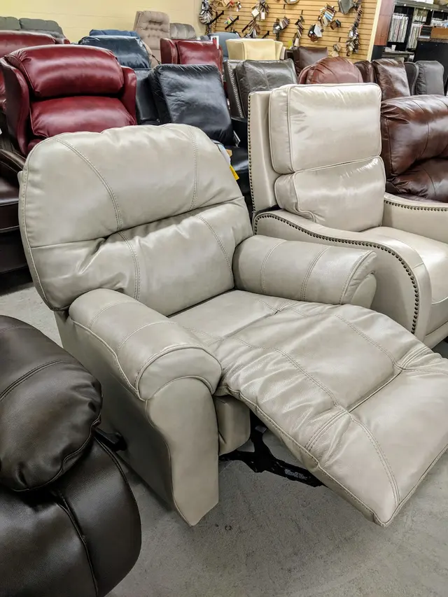 Knight Furniture Showrooms Inc. — customer photo 5