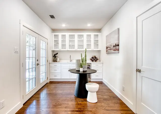Artful Home Interiors, LLC: Staging and Interior Design — photo from the business 9