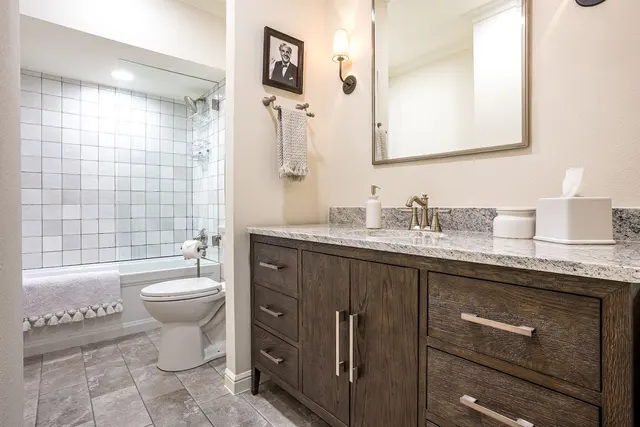 Artful Home Interiors, LLC: Staging and Interior Design — photo from the business 7