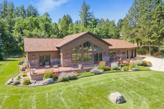 Stacey Nelson, Re/Max Results — photo from the business 5