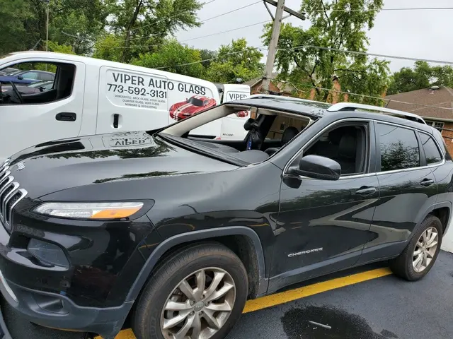 Viper Auto Glass — photo from the business 5