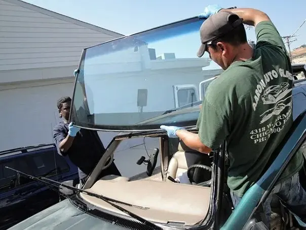 Aaron Auto Glass — photo from the business 9