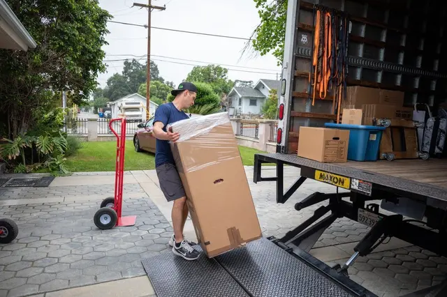 Man With A Truck Movers and Packers Local & Long Distance Moving Company — photo from the business 8