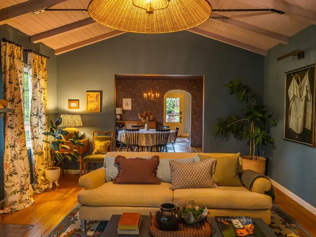 Hannah Lowe Interiors — photo from the business 1