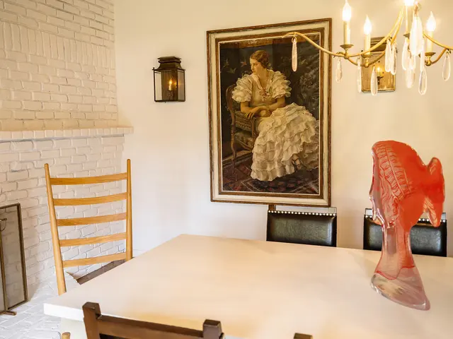 Hannah Lowe Interiors — photo from the business 7
