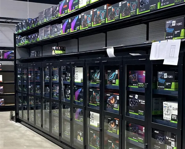 Micro Center — photo from the business 2