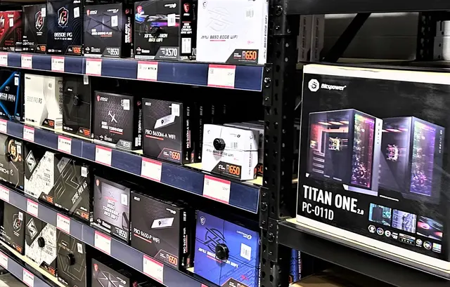 Micro Center — photo from the business 9