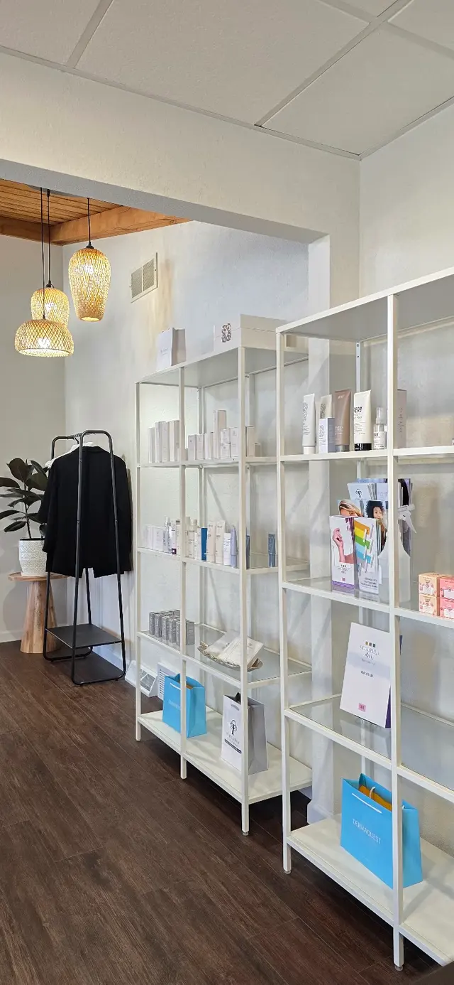 V Beauty House Skin & Makeup Studio — photo from the business 3