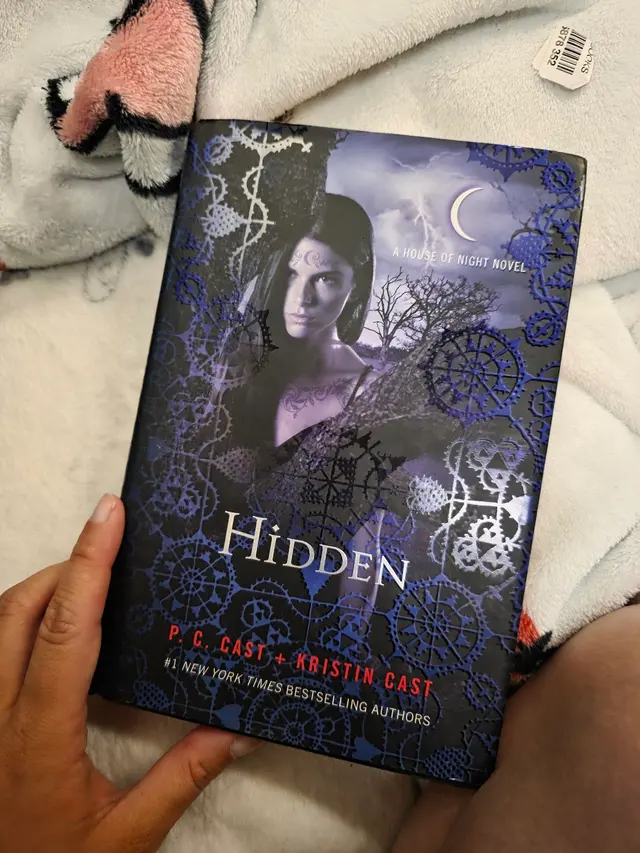 Half Price Books — customer photo 5