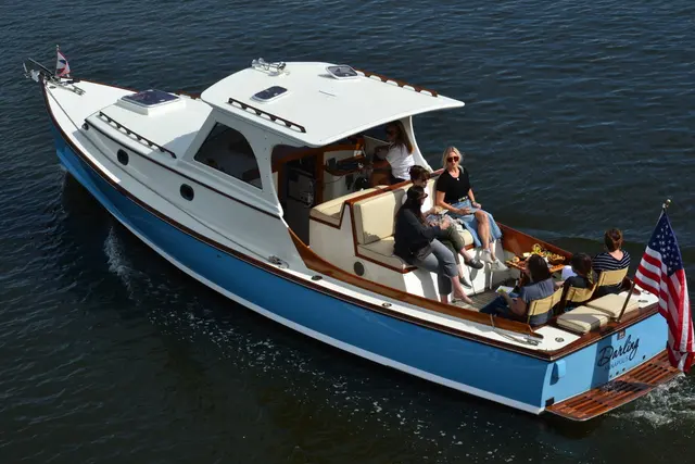 Darling Charters — photo from the business 2