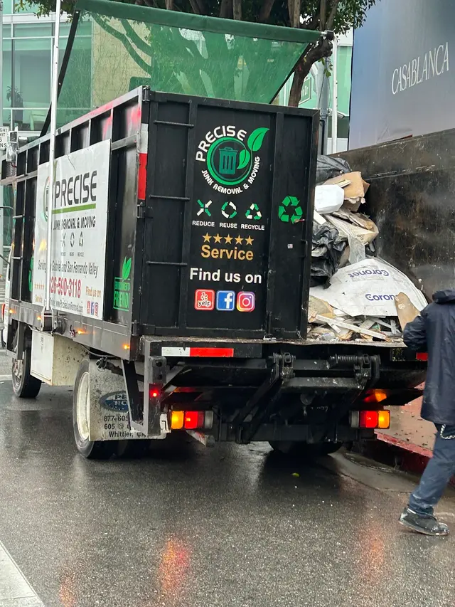 Precise Junk Removal — photo from the business 2