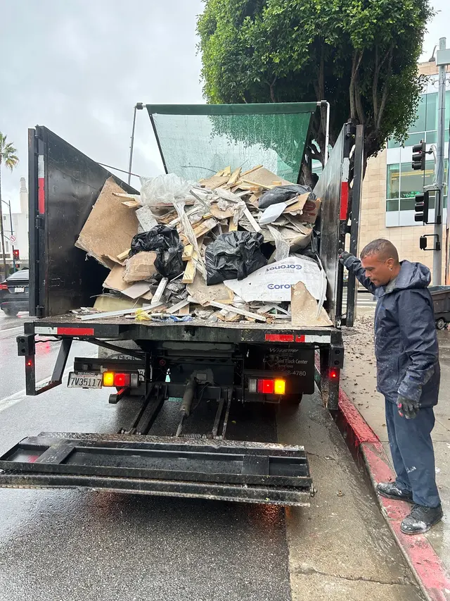 Precise Junk Removal — photo from the business 3