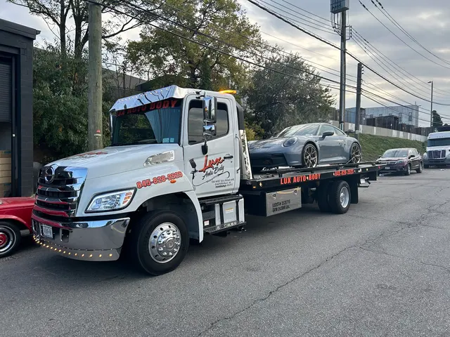Lux Auto Body Inc — photo from the business 3