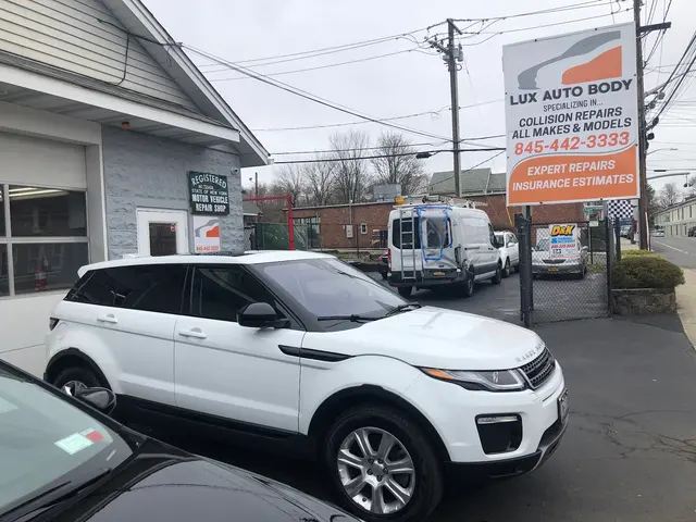 Lux Auto Body Inc — photo from the business 6