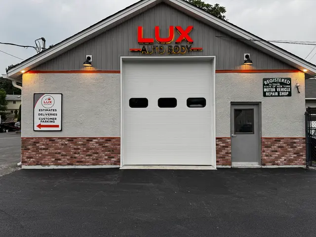 Lux Auto Body Inc — photo from the business 4