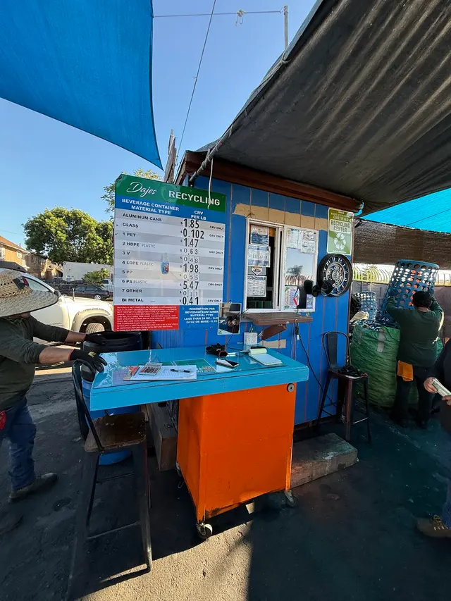 DÀJÉS Recycling Center — customer photo 7