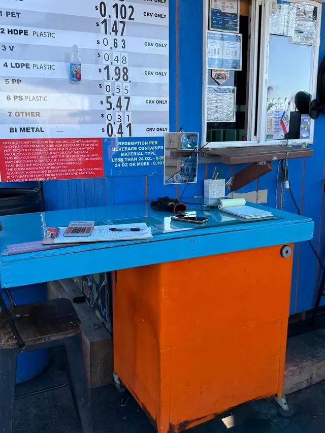 DÀJÉS Recycling Center — customer photo 9