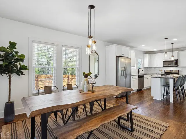 Everly Design - Home Staging, Furniture Leasing & Prop Shop — customer photo 8