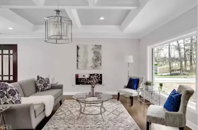 Sheer home staging — photo from the business 8