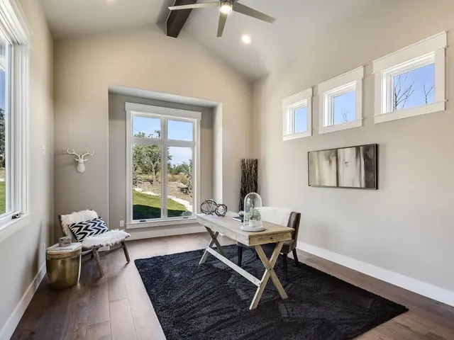 Sheer home staging — photo from the business 7