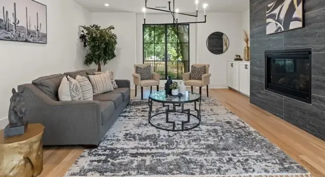 Sheer home staging — photo from the business 5