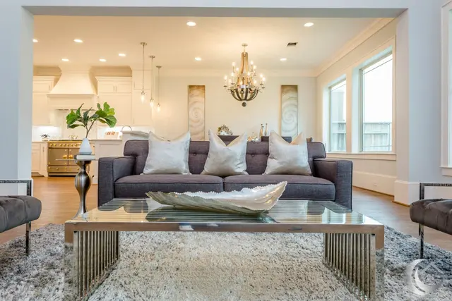 Sheer home staging — photo from the business 9
