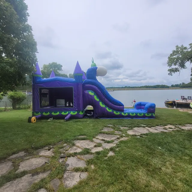 Lakeside Bounce — photo from the business 3