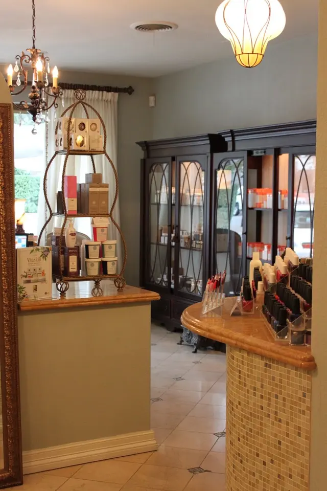Riviera Spa - Uptown Knox Travis Walk — photo from the business 9