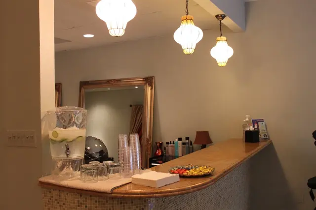 Riviera Spa - Uptown Knox Travis Walk — photo from the business 12