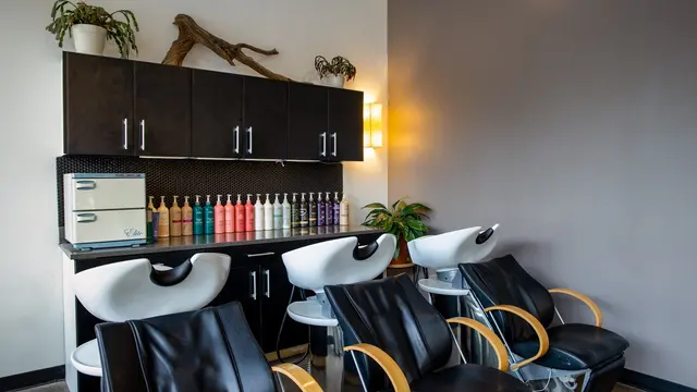Natural Alternatives Salon & Spa Western Plaza — photo from the business 3