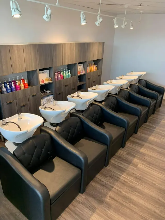 Amanda Maddox Salon — photo from the business 12