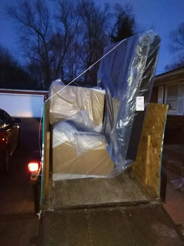 DC HAULING & JUNK REMOVAL LLC — photo from the business 10